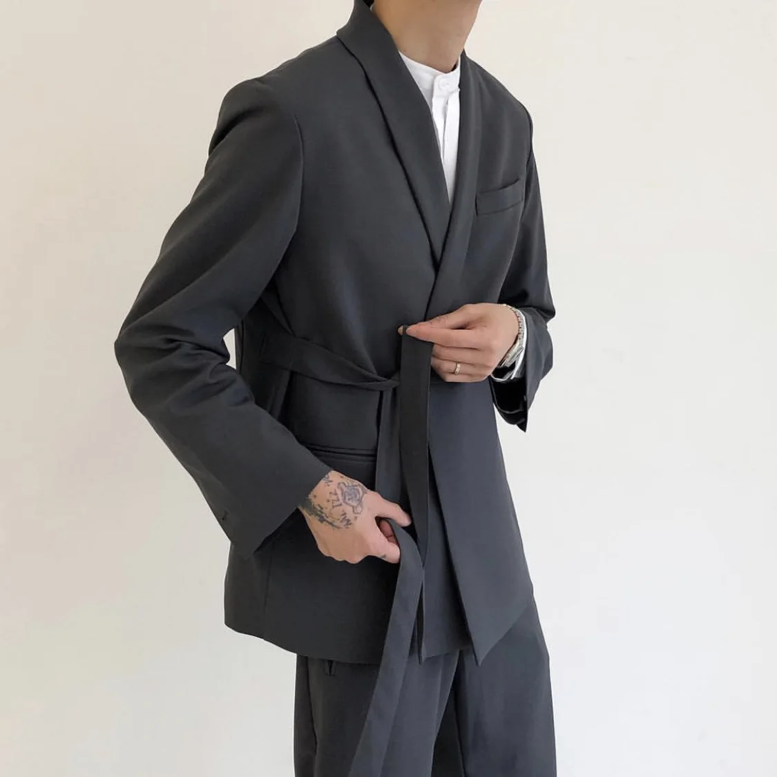 Spring Autumn Men's Loose Half Sleeved Suits Blazer Pants 2 Pieces Solid Clor Fashion Half Waistband Casual Blazer Suit Sets - Image 2